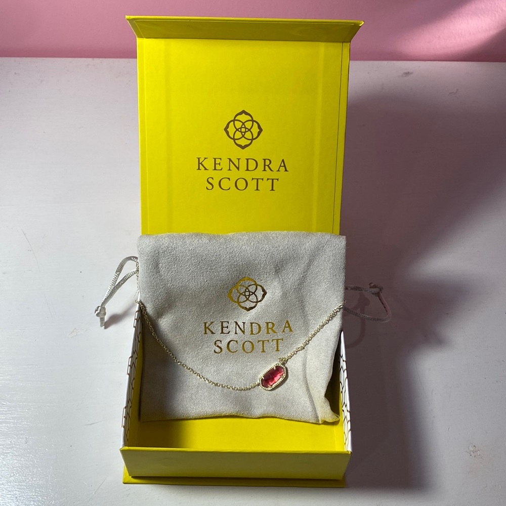 Kendra Scott Elisa Pendant Necklace in Berry Illusion